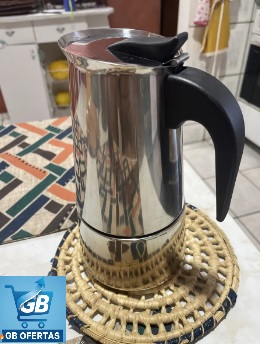 Cafeteira Italiana Moka Expresso Ecomixshop 9 Xícaras Manual Aço Inox 450ml Real1 Destaca-se Imagem Enviada e Avaliada por Comprador da Cafeteira Italiana Moka Expresso Ecomixshop 9 Xícaras Manual Aço Inox 450ml na Mesa