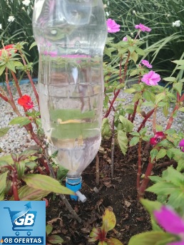 Destaca-se Imagem do Kit 10 Irrigadores Gotejadores Acopláveis em Uso