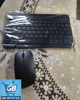 Destaca-se na Imagem o Kit Teclado E Mouse Sem Fio Recarregavel Wireless Bluetooth Embalado no Plástico