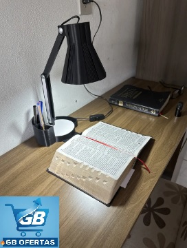 Destaca-se Imagem Enviada Pelo Comprador da Luminária Articulável com Porta Lápis, Caneta E Suporte de Celular em Leitura no Quarto