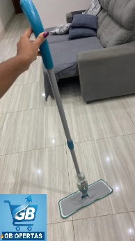 Mop Spray Fit Microfibra Verde Reservatório 365ml Flash Limp Real1 Destaca-se Imagem Enviada e Avaliada por Comprador do Mop Spray Fit Microfibra Verde Reservatório 365ml Flash Limp na Sala