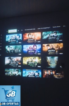 Destaca-se Imagem Enviada e Avaliada por Comprador do Projetor Magcubic HY320 1080P Full Hd 4k Android 11 Smart Projetando no Quarto