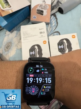 Destaca-se Imagem Enviada por Comprador do Smartwatch Xiaomi Redmi Watch 5 Lite em Uso no Pulso
