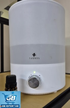 Destaca-se o Umidificador e Aromatizador de Ar Ultrassônico Tronos GL2102 2,8L Bivolt Fora da Caixa na Mesa
