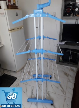 Varal De Chão Grande De Roupas 3 Andares Dobrável Real2 Destaca-se Imagem Enviada por Comprador do Cabide no Varal De Chão Grande De Roupas 3 Andares Dobrável Montado na Cozinha