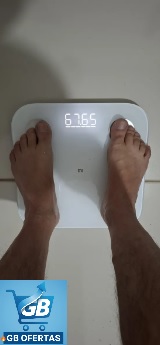 Destaca-se Imagem Enviada e Avaliada por Comprador da Balança Corporal Inteligente Bioimpedância Xiaomi Mi Body 2 em Uso