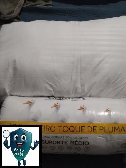 Destaca-se Imagem Enviada e Avaliada por Comprador do Kit 2 Travesseiros 45x65 Antialérgico na Cama