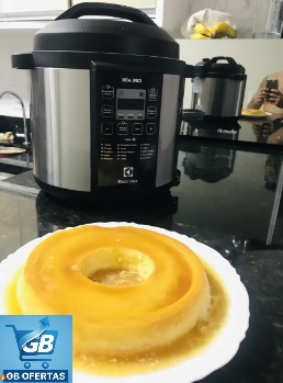 Panela de Pressão Elétrica Electrolux por Rita Lobo 6L Preta Experience Digital PCC20 Real4 Destaca-se Imagem Enviada e Avaliada da Panela de Pressão Elétrica Electrolux 6L após Cozinhar um Pudim de Sobremesa